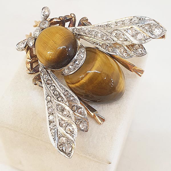 BROCHE-COLGANTE OJO DE TIGRE Y DIAMANTES PPSS SIGLO XX. 2500€