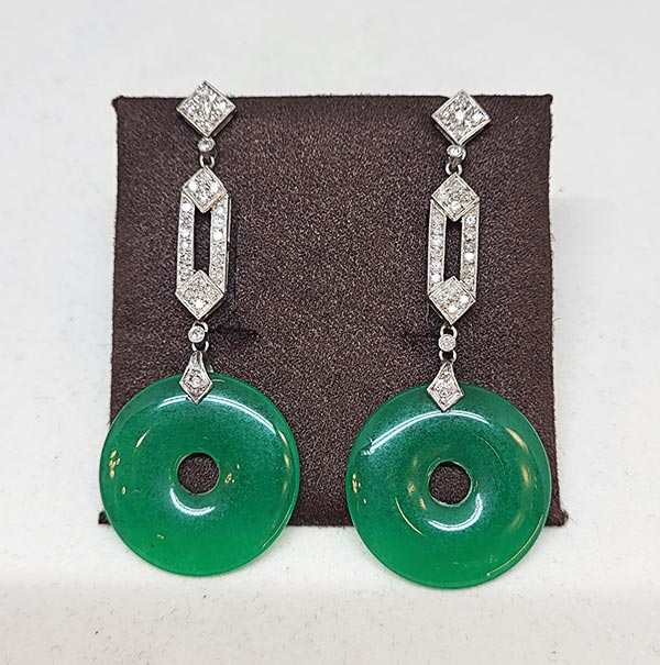 PENDIENTES EN PLATINO CON JADE Y DTS. 1750€