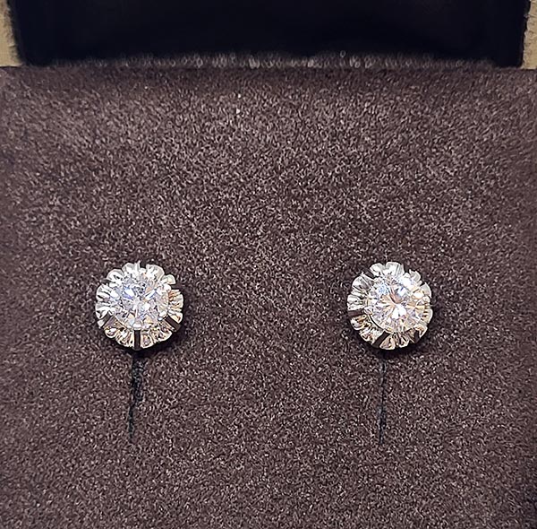 PENDIENTES SOLITARIOS DE BT. 0,60CT. X 2 H-VS. 1900€