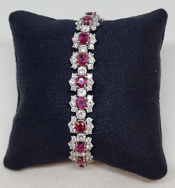 PULSRA ORO BLANCO RUBIS Y BRILLANTES 13800€