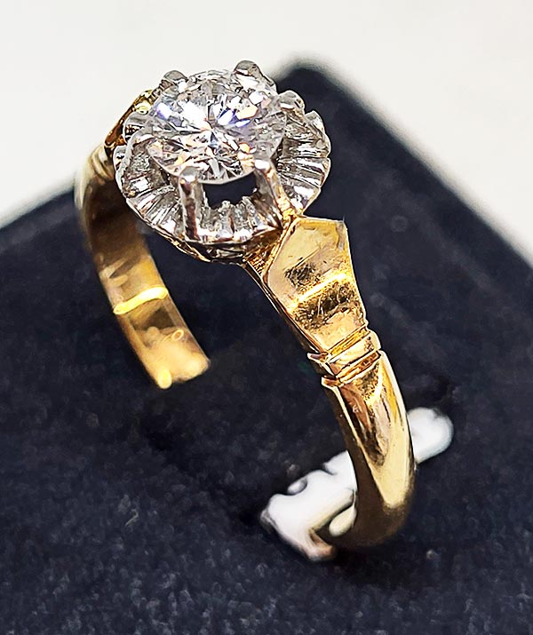 SOLITARIO EN ORO AMARILLO VIATA DE PLATINO 0.55CT. 850€