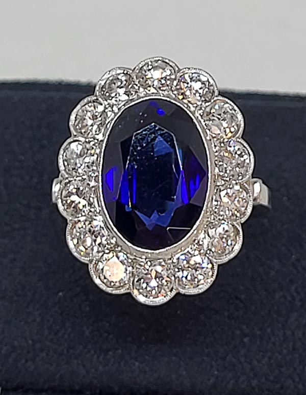 SORTIJA ANTIGUA ZAFIRO SINTETICO Y DIAMANTES. 1700€
